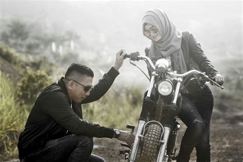 Foto model hijab motor cb lifestyle wanita via lifestyle.bookingmurah.com. √ Terbaik Dari Foto Prewedding Motor Cb Classic | Gallery ...