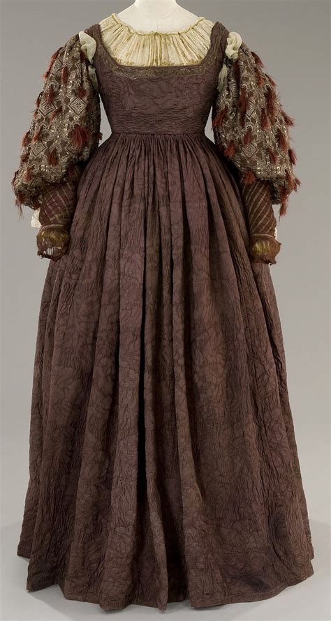 Movie Costumes Marvelous Victorian Century Queen Clothing Dresses
