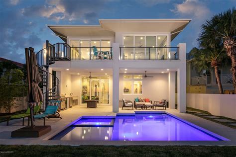 Modern Florida Masterpiece Designed By Renowned Architect