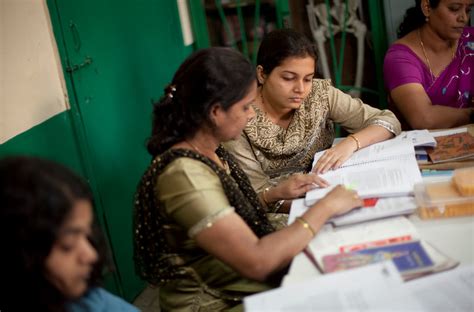 Delivering A Jolt To Indias Teacher Training The New York Times