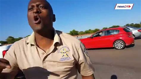 Watch Sa Cop Shoves Motorist During Roadside Altercation Nehanda Tv
