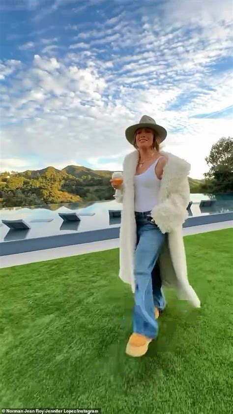 Jennifer Lopez Invites Followers Into The 60m Los Angeles Mansion She