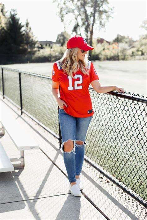 what to wear with a jersey 3 ways to wear a jersey football jersey outfit jersey outfit