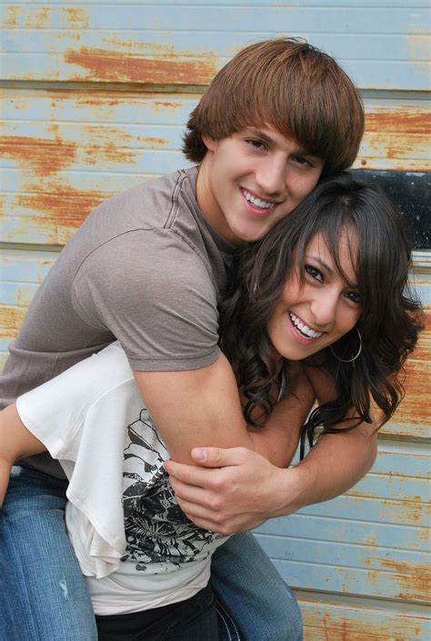 Pin By Brittany Field On Couples Sister Poses Sibling Photography Poses Older Sibling