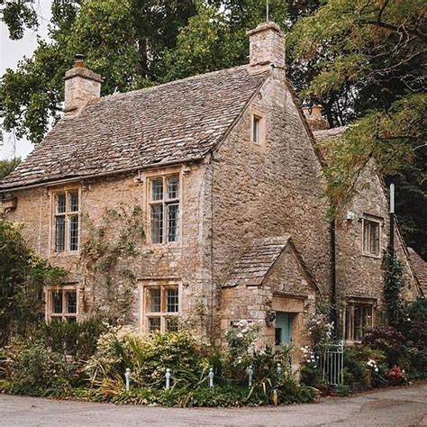 Pin By Catherine Ronan On English Cottages And Houses 2 Cotswolds