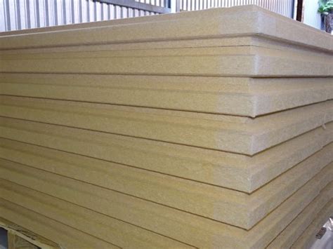 Holzfaserdämmplatten werden fast vollständig aus restholz von nadelbäumen wie fichte, kiefer oder tanne hergestellt. Innendämmung - eiwa Holzfaserdämmplatten - eiwa Lehm GmbH ...