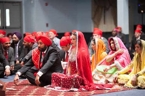Sikh Indian Wedding At Gurudwara