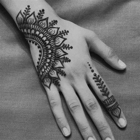 pinterest alexandrahuffy ☼ ☾ henna tattoo hand henna tattoos henna tattoo muster henna