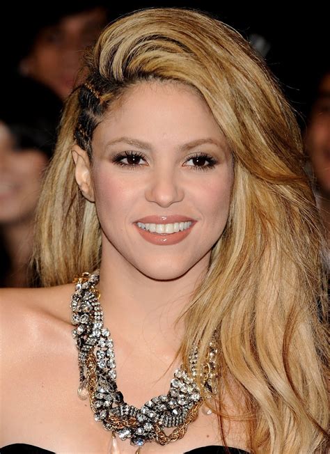 Shakira shares her birthday with her partner gerard pique. Shakira Height, Weight, Bra size, Age, Body Measurements ...