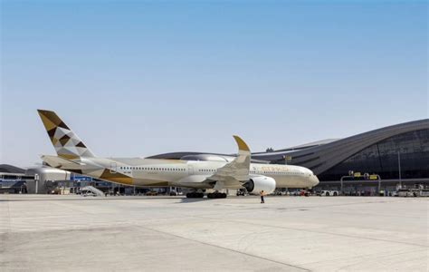 الاتحاد للطيران تسيّر أول رحلة من مبنى المسافرين الجديد في مطار