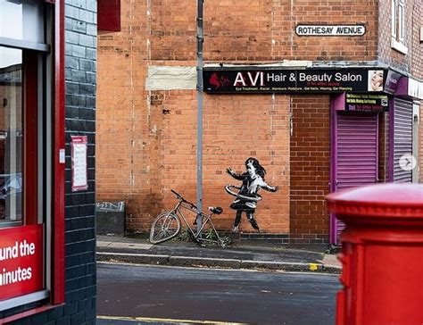 Nottinghams Hula Hooping Girl — New Artwork By Banksy