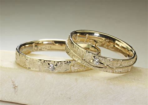 Gold Wedding Rings With Diamond Accents