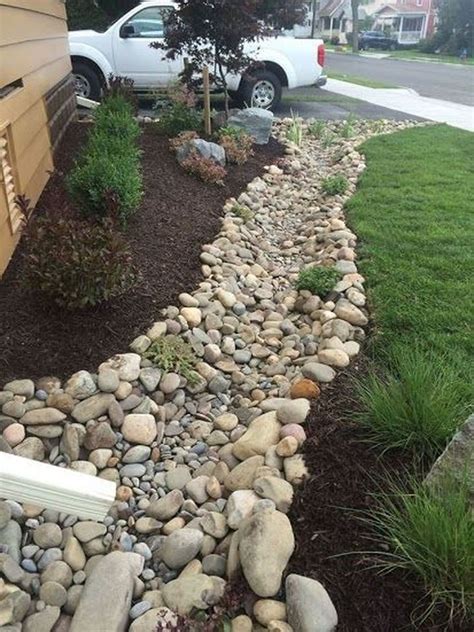 34 Awesome River Rock Landscaping Ideas Front Yard