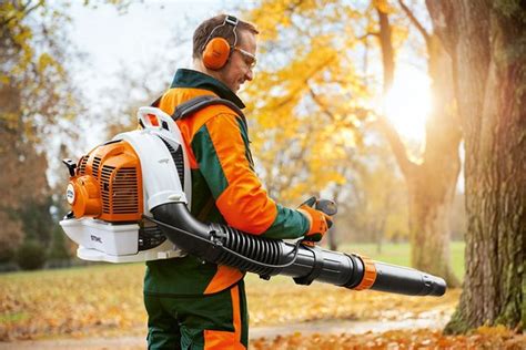 I have a stihl bg55 leaf blower that at one time leaked gas out of the exhaust port. Stihl BR450 C-EF Electric Start Backpack Petrol Blower ST-BR450C-EF | Godfreys of Sevenoaks