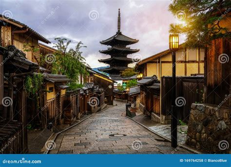 Yasaka Pagoda And Sannen Zaka Street Kyoto Japan Stock Photo Image