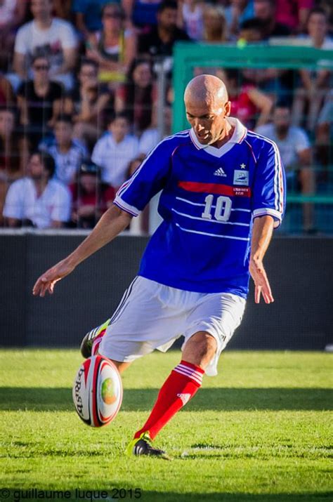 Zinedine yazid zidane (born 23 june 1972), popularly known as zizou, is a french former professional football player who played as an attacking midfielder. Zinedine Wilkinson | Real madrid team, Zinedine zidane ...