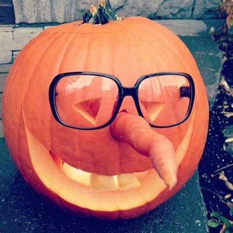 10 Funny Pumpkin Carving Faces
