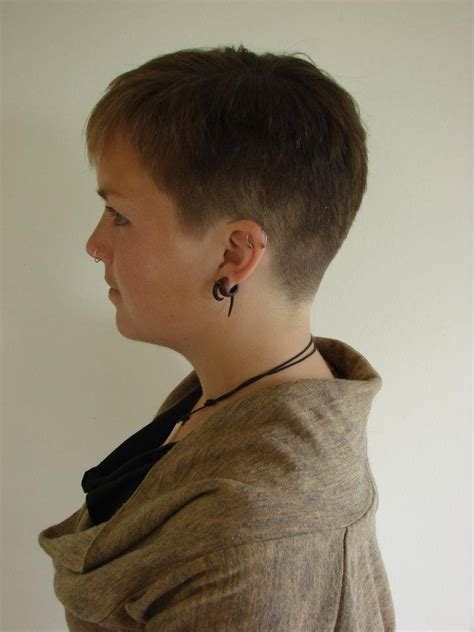 All you need is to get a flattering bob haircut and select the right hair product for your hair type. Haircut Fetish blog | for people who are bald fetish ...