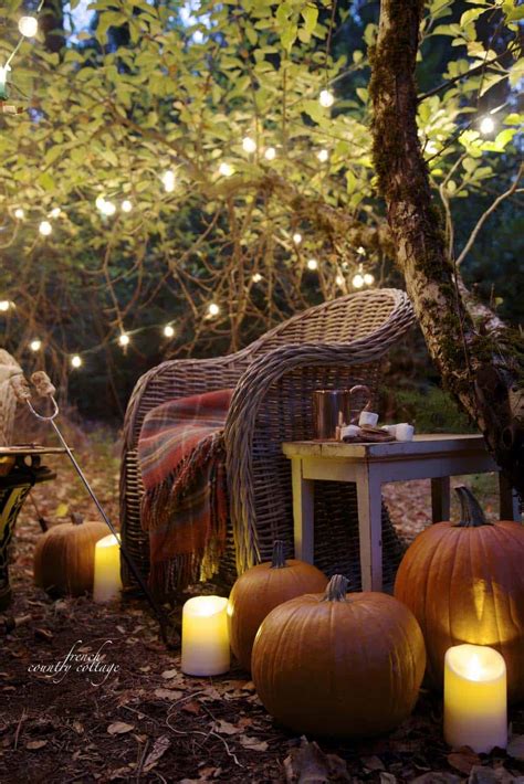 Add fun and festive flair to the front of your home with unexpected holiday holiday outdoor decorations. 46 of the Coziest Ways to Decorate your Outdoor Spaces for ...