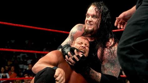 10 Things You Learn Binge Watching Every Wwe Raw From 1999 Page 9