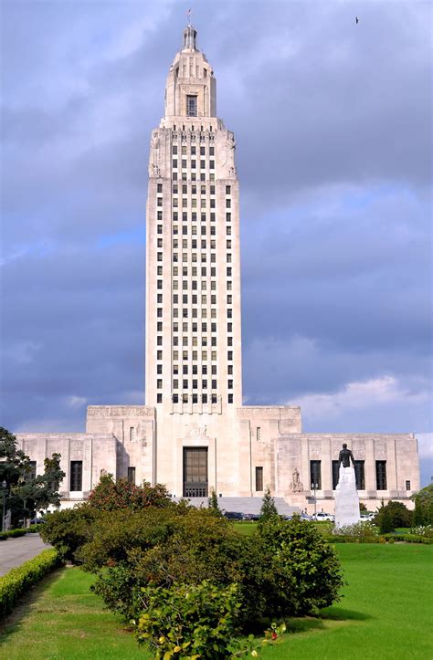 Louisiana State Capitol Building In Baton Rouge Louisiana Encircle