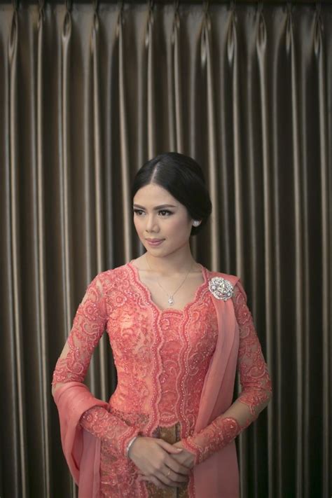 25 inspirasi modis baju kebaya indonesia