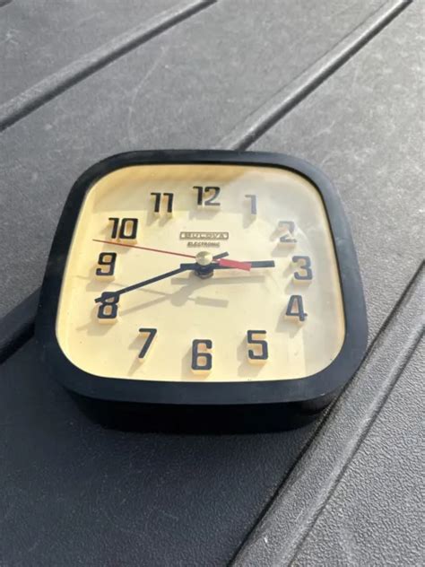Bulova Clock Retro Wall Mantle Clock Made Canada Battery Clock Black