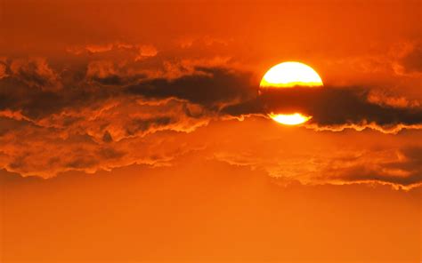 Atmospheric Phenomena Breathtaking Photos Of Sunsets And