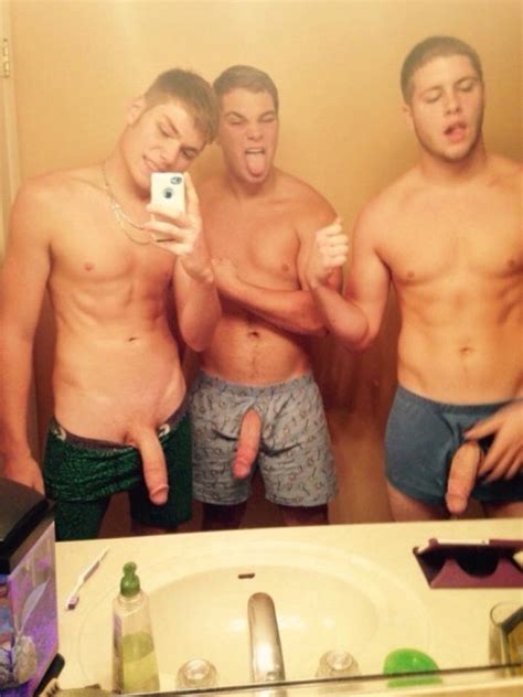 Straight Men Having Fun Nude