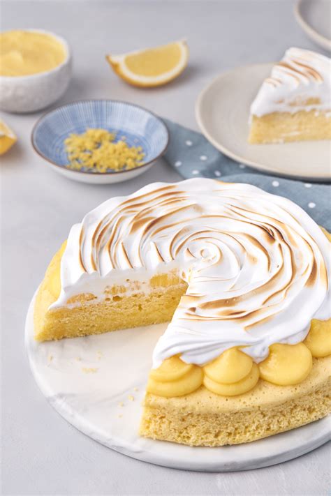 Lemon Meringue Cake