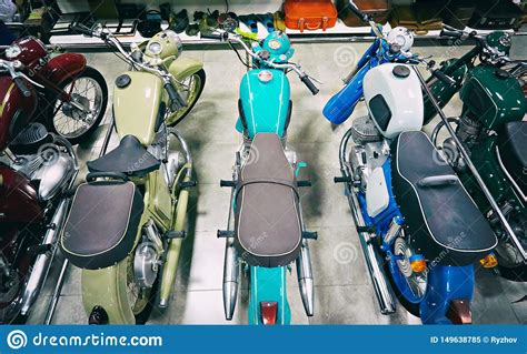 Retro Motorcycles In Store Stock Image Image Of Chrome 149638785