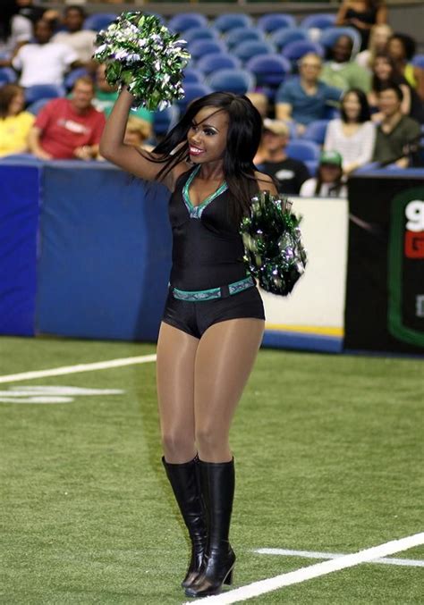Pin By Romeowithafetish On Nfl Cheerleadersqueen Size Pantyhose Fashion Nfl Cheerleaders