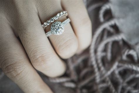 A Perfect Match How To Find The Perfect Wedding Band To Match Your