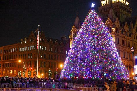 Yuletide 2018 Comes To Syracuse With Annual Tree Lighting