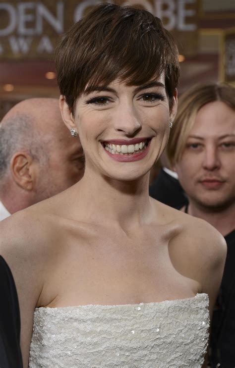 70th Annual Golden Globe Awards 011313 122 Anne Hathaway Fan Gallery