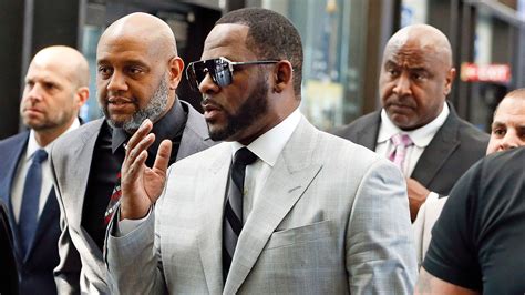 R Kelly Pleads Not Guilty To 11 New Sexual Assault Charges In Chicago Entertainment Tonight