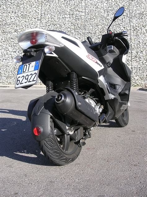 User manual for the aprilia sr max 300 i.e. Aprilia SR Max 300ie, de mayor quiero ser moto
