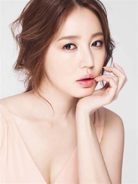 Yoon Eun Hyes Luxurious Lips For Mac Cosmetics Photos