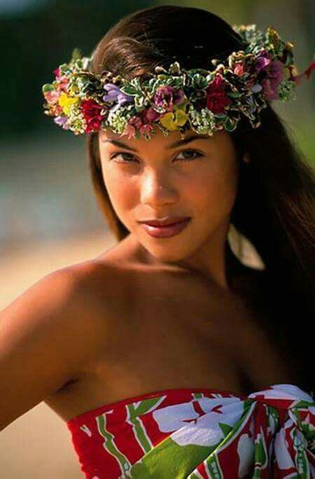 Pin By Mar Nuho On Mensen Van Onze Wereld Hawaiian Woman Polynesian