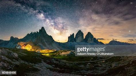 Panoramic Of Milky Way At Tre Cime Of The Dolomites Foto Stock Getty