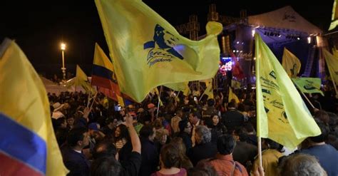 El 2 de abril del 2017, día de las elecciones presidenciales en ecuador, antes de conocer los resultados oficiales, dos sondéos mostraron resultados… RESULTADOS ELECCIONES ECUADOR 2017: Habrá segunda vuelta ...