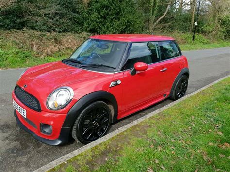Mini Cooper 16 Petrol Red With Black Wheels In Southampton