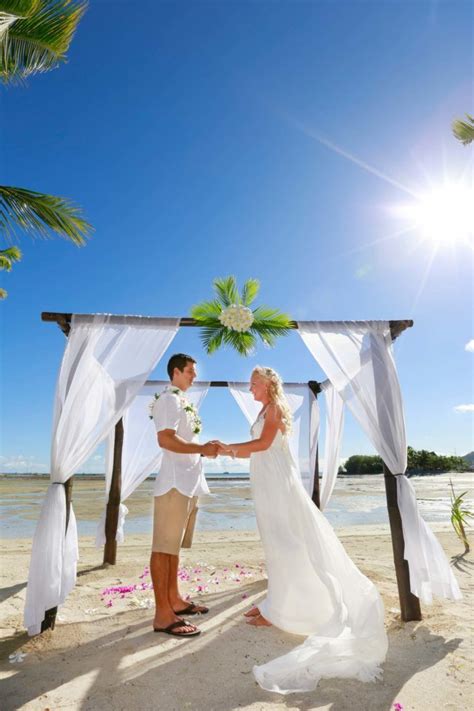 Select your country and currency to shop online with accurate availability, shipping fees, delivery times, and costs. Musket Cove Island Resort Weddings - Fiji Wedding ...