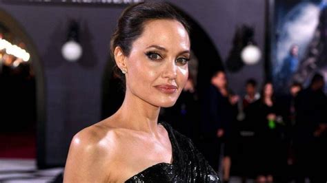 Angelina Jolie Net Worth Bio And Wiki Age Height