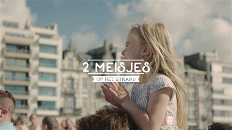 2 meisjes op het strand on vimeo
