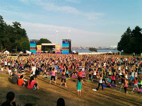 Many food vendors will awaken your taste buds with delicious foods from famous eastern shore delicacies to pit beef, gyros, asian cuisine and many more. Lululemon Seawheeze and Sunset Festival - 123Dentist