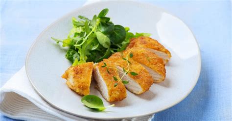 Then just place a slice of provolone cheese over each piece of chicken and top with the spinach. Panko Chicken Breast With Arugula And Provolne - Chicken ...