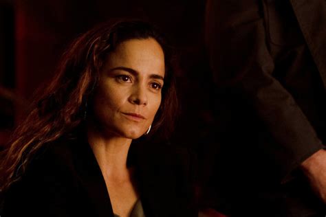 ‘queen Of The South Star Alice Braga Teases ‘a Hell Of A Ride For The Shows Final Season