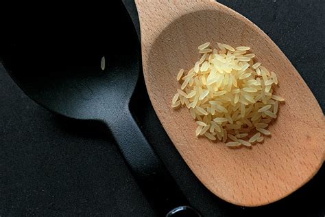Video i 4k og hd klar til næsten enhver nle nu. HD wallpaper: brown and black ladle of rice grains, spoon ...