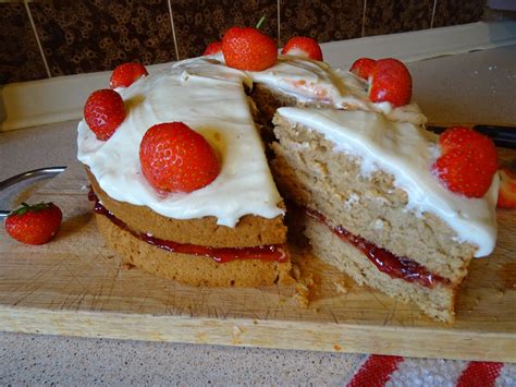 Sponge cakes are commonly made without fats, such as butter or oil, and leaveners, such as baking powder.1 x research source they resemble angel food cake, except you use both the egg whites and sponge cakes taste good eaten plain, served with sweetened fruit, or iced with a simple glaze. The Best Vegan Victoria Sponge Ever | 비건